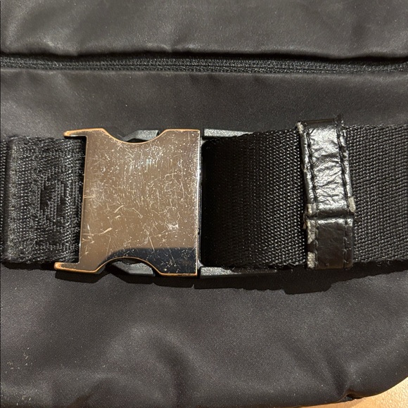 Vintage Black Lululemon Surge Belt Bag - Picture 15 of 15